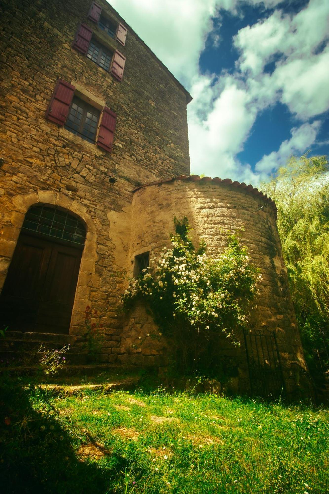 Le Chateau De Sorgues Cornus Exterior photo